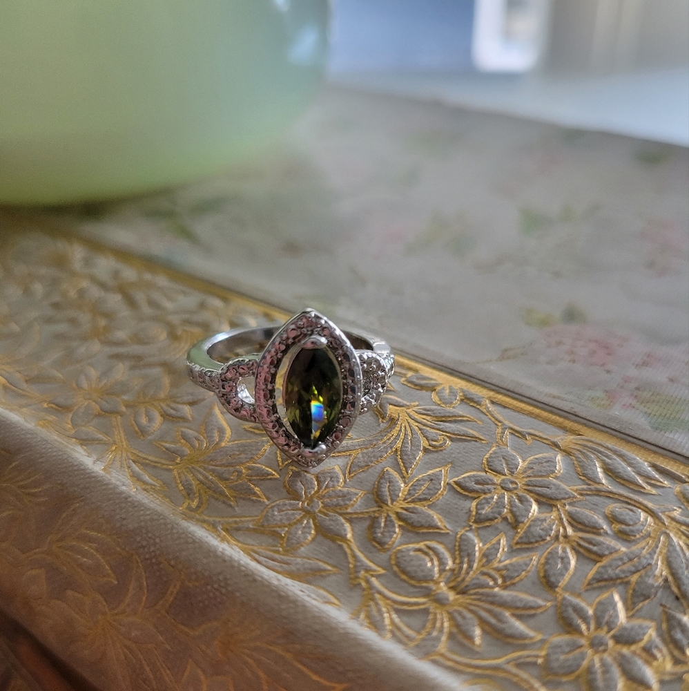 Green and silver ring - Picture 2 of 6